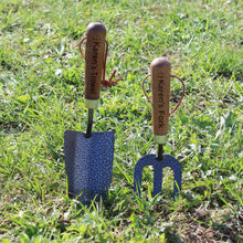 Load image into Gallery viewer, Watership Down Trowel and Fork Set