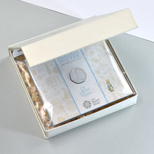 Load image into Gallery viewer, Uncirculated Peter Rabbit 50p in a personalised gift box